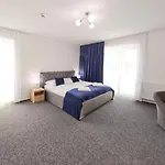 Pristav Hotell 3*