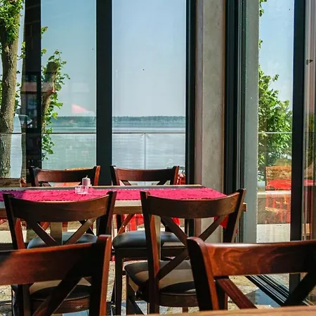 Pristav Otel 3*